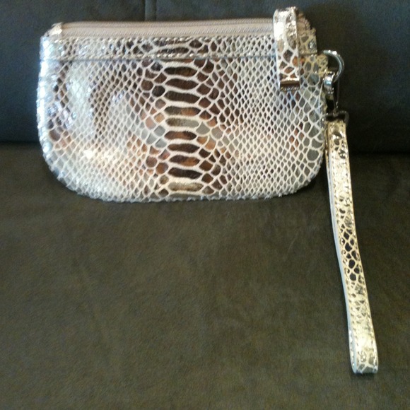 Wristlet - Picture 2 of 3