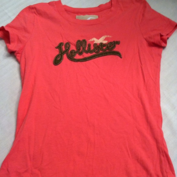 Hollister tee💢SOLD💢
