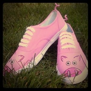 Hand Painted Piggy Shoes 🐷