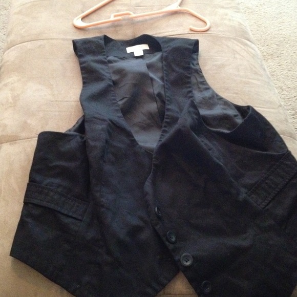 ****Sold****Black Ann Taylor Loft vest