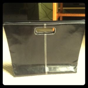 Reserved for @sharpi Black XOXO purse!!