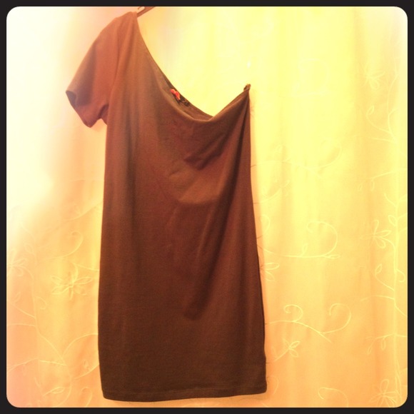 Olive one sleeved dress