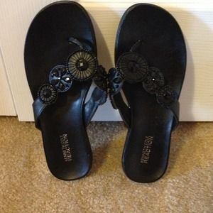 Kenneth Cole Reaction flip flops size 7.  Black.