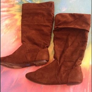-Dark brown boots