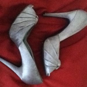 Grey heels 8.5