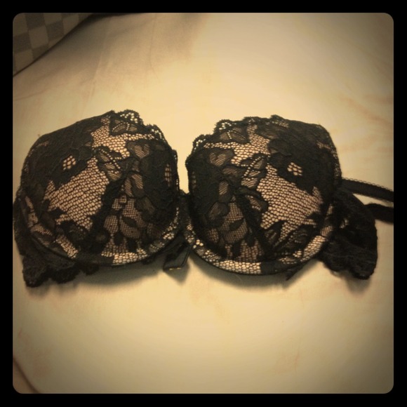 32b Victoria secret bra!! Sold in a bundle - Picture 1 of 3