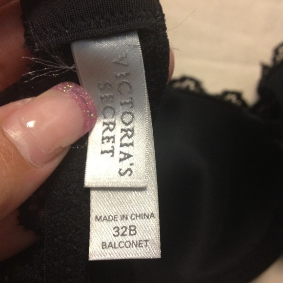 32b Victoria secret bra!! Sold in a bundle - Picture 3 of 3