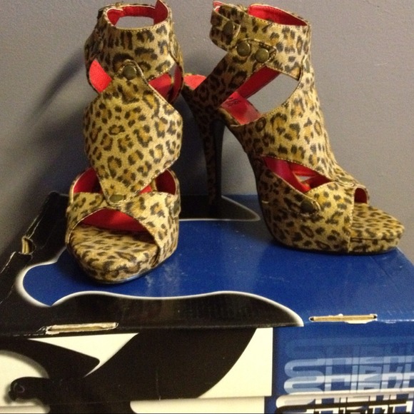 💢REDUCED💢Shiekh Leopard Heels