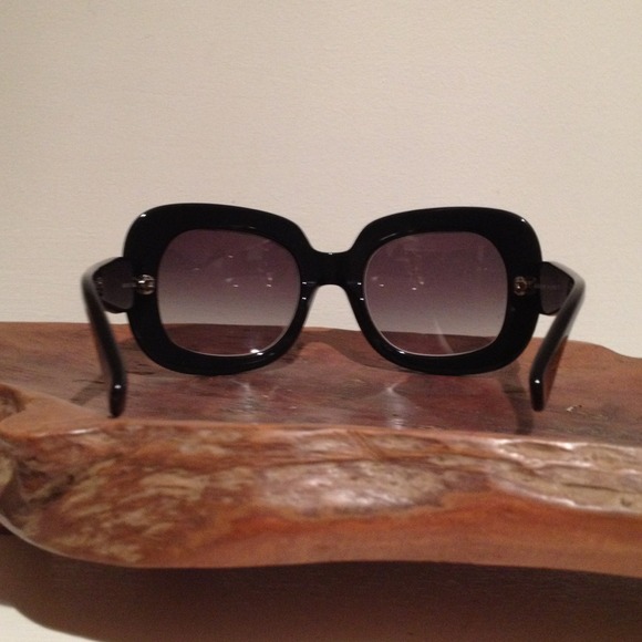 Never worn Michael Kors black sunglasses - Picture 3 of 3