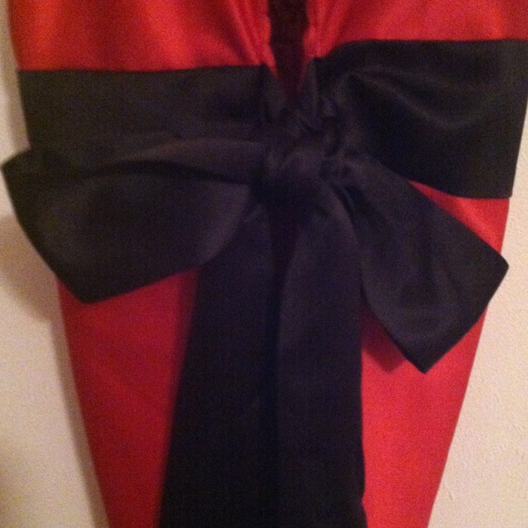 100% Polyester top - Picture 3 of 3