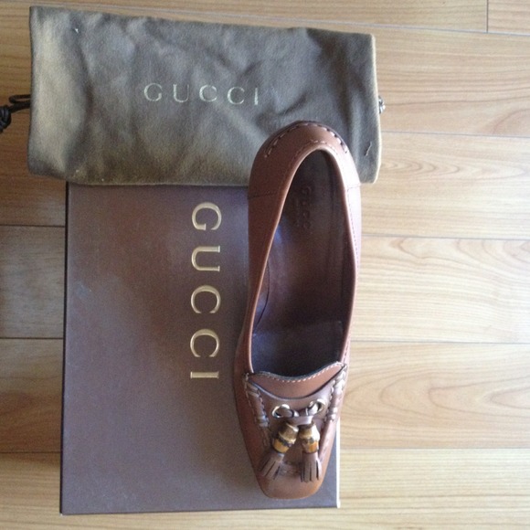 Gucci leather pumps