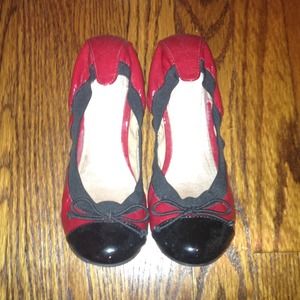 *reduced* ALDO Red Capped Toe Flats Size 37
