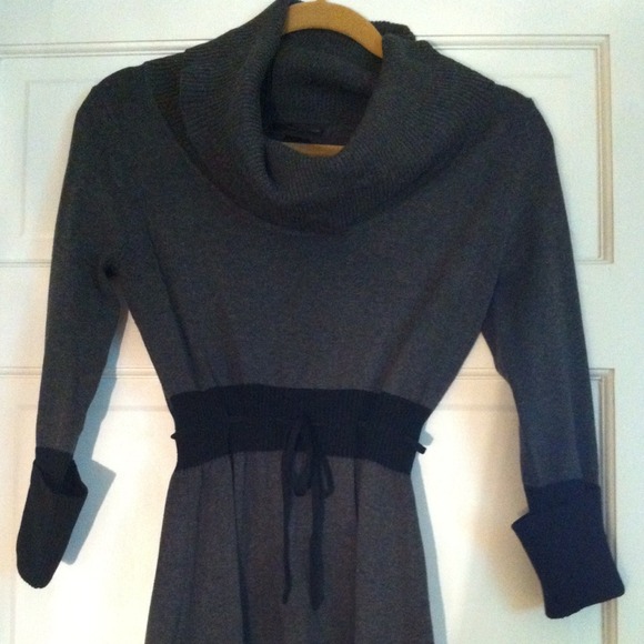 👉SOLD👈Cowl neck sweater dress