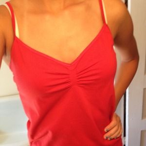 Red cami