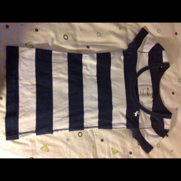 Navy blue Abercrombie kids t shirt - Picture 3 of 3