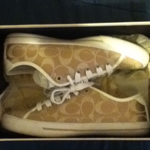 Coach shoes - Picture 3 of 4