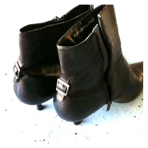 SOLD! Black Bandolino brand booties - Picture 1 of 4