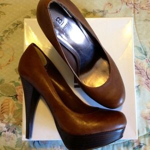 Bakers Brown Small Platform Pump