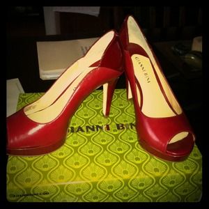 🙌SOLD🙌 Beautiful red peep toe shoes