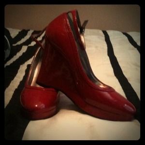 Bundle Red wedges/pink shorts