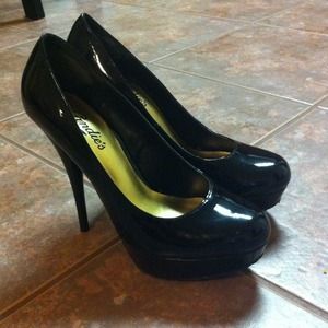 TRADEDBlack pump 5 inch heels