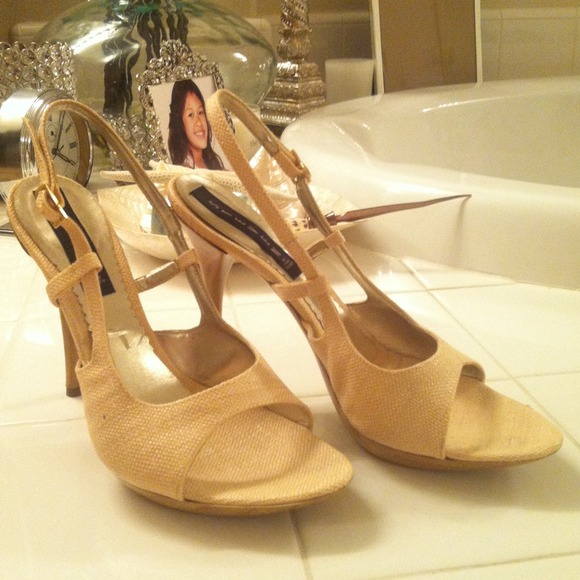 SOLD Sling back Steve madden sandals