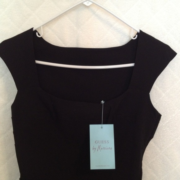 SOLD πππ Guess by Marciano little black dress - Picture 2 of 3