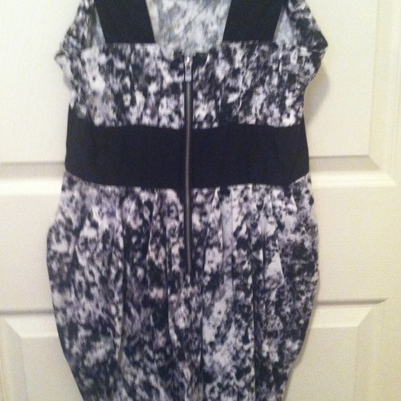 Powder Dress - Picture 3 of 4