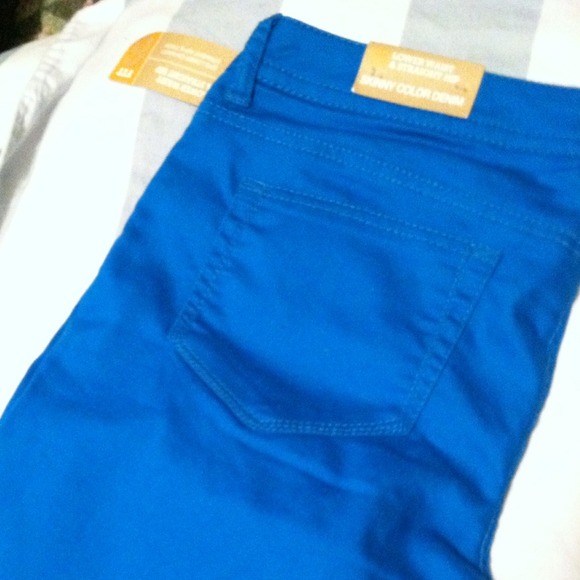 🚫RESERVED!🚫NWT: Skinny royal blue jeans