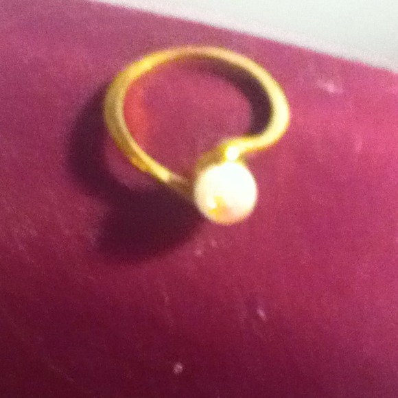 SOLD!!!!!!!!! Pearl ring - Picture 2 of 2