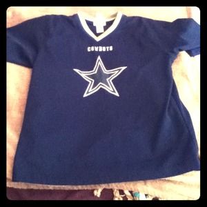 Dallas Cowboys jersey.