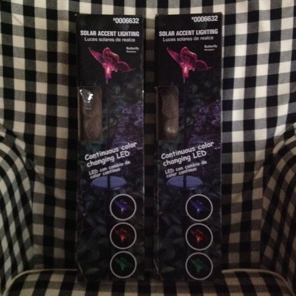 HOLD @lmwest 🎀2 Brand new solar Butterfly lights
