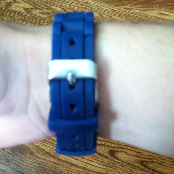 SOLD! Watch - Picture 2 of 3