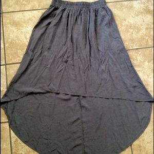 RESERVED TIL SATURDAY Gray hi-Lo skirt