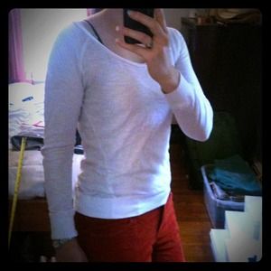 White long-sleeved shirt