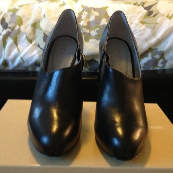 Price reduced!! Sergio Rossi bootie/heel
