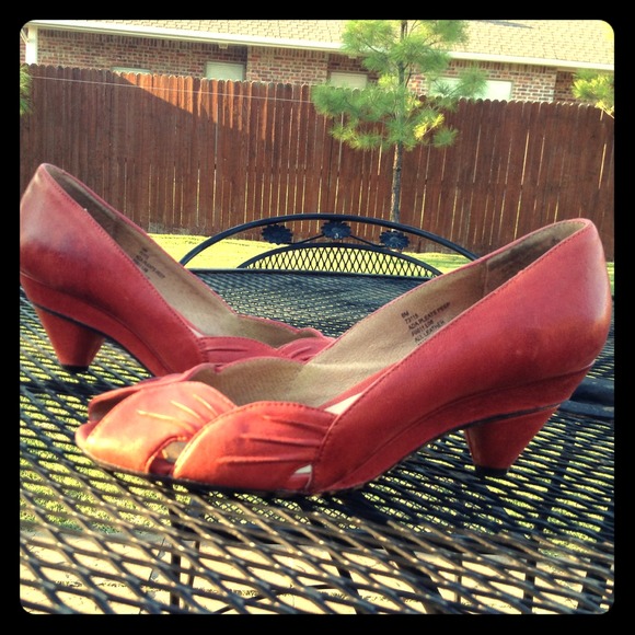 Frye Ada Pleats Peeps in Coral