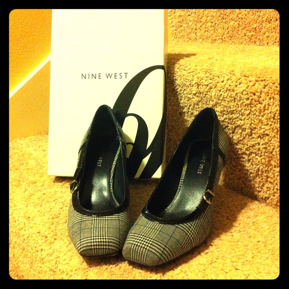 Nine west plaid heels