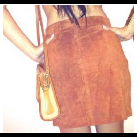 Burnt orange suede mini skirt - Picture 2 of 3