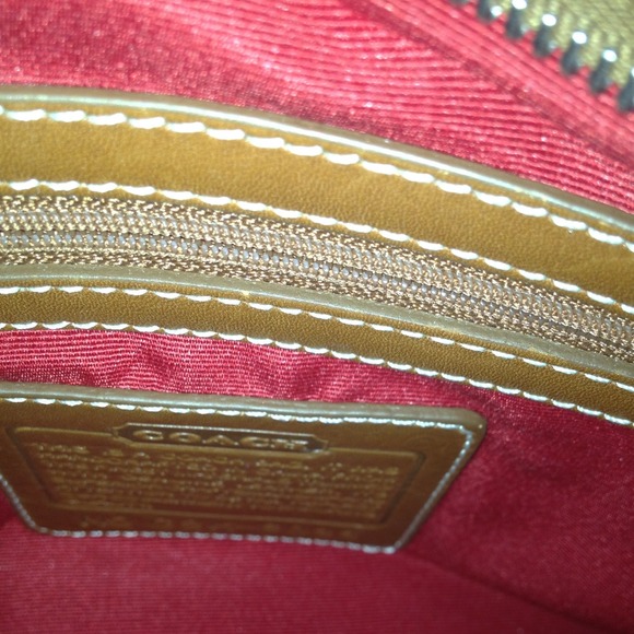 💢Reduced Price💢Authentic Coach shoulder bag💋 - Picture 2 of 4