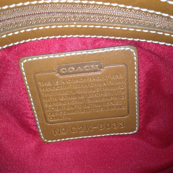💢Reduced Price💢Authentic Coach shoulder bag💋 - Picture 3 of 4