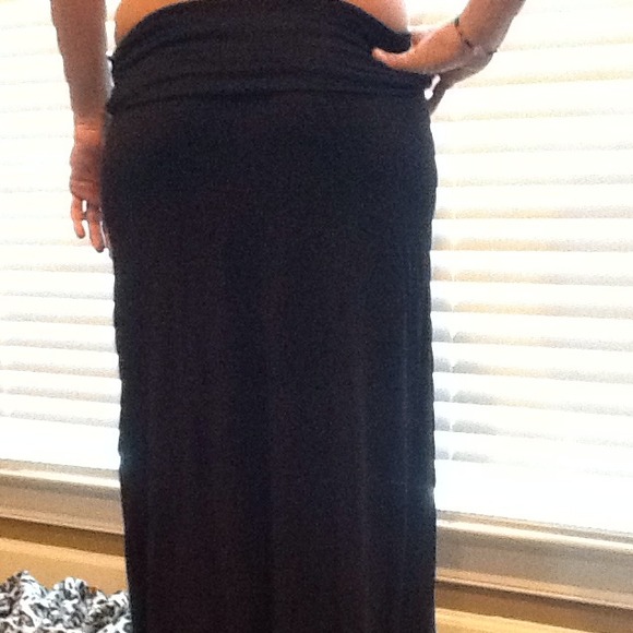 SOLD!!! Willi Smith black hi lo skirt