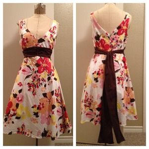 Dresses & Skirts - Spring floral print tie back dress w/button accent Dresses & Skirts - Spring floral print tie back dress w/button accent
