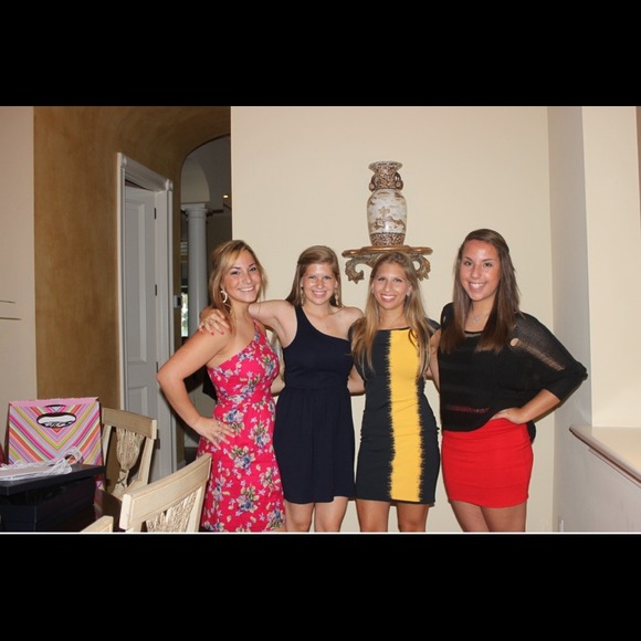 SOLD-NO LONGER AVAILABLE💜Pink, one-shoulder dress - Picture 2 of 4