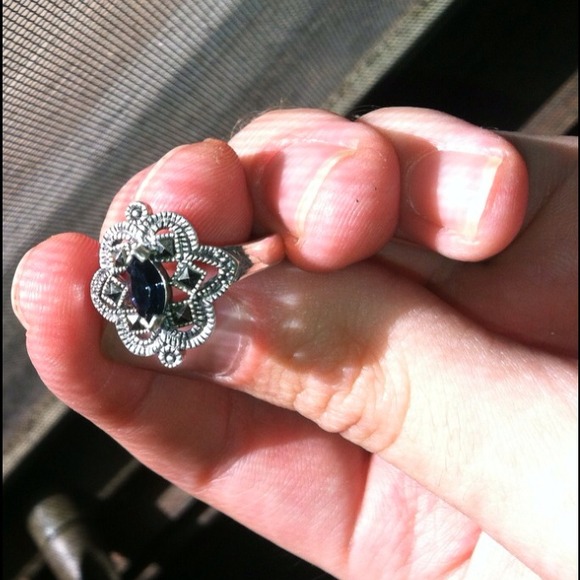 ⭐BUNDLED⭐Charles Winston Marcasite-Sapphire ring - Picture 2 of 4