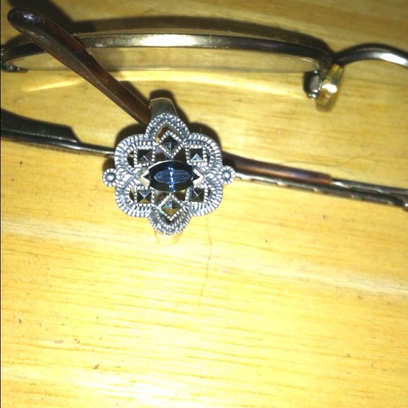 ⭐BUNDLED⭐Charles Winston Marcasite-Sapphire ring - Picture 3 of 4