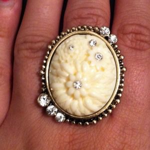 Vintage flower ring