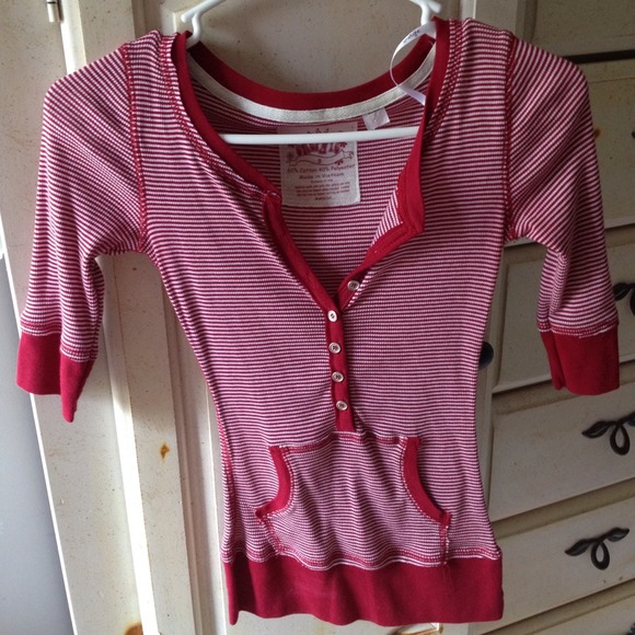 Red and white striped 3/4 sleeve shirt