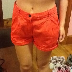H&M Denim - Dark orange High waisted shorts. H&M Denim - Dark orange High waisted shorts.