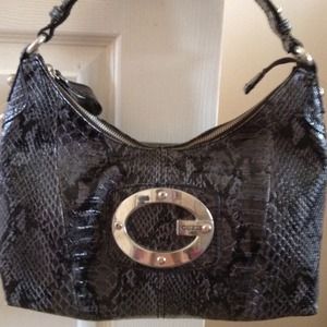 💛SOLD💛Guess shoulder bag 🌷Bundled🌷